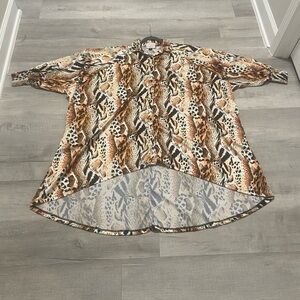 Curves Redefined Women’s Animal Print Shirt Size Regular